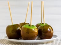 Homemade Organic Caramel Apples Without Corn Syrup